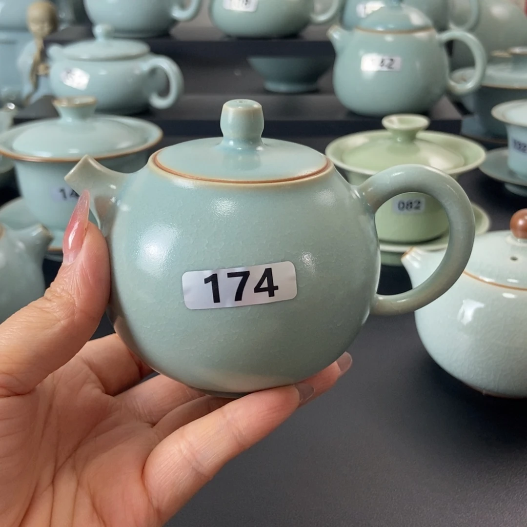 孟***兵壶微瑕仿古釉小西施壶