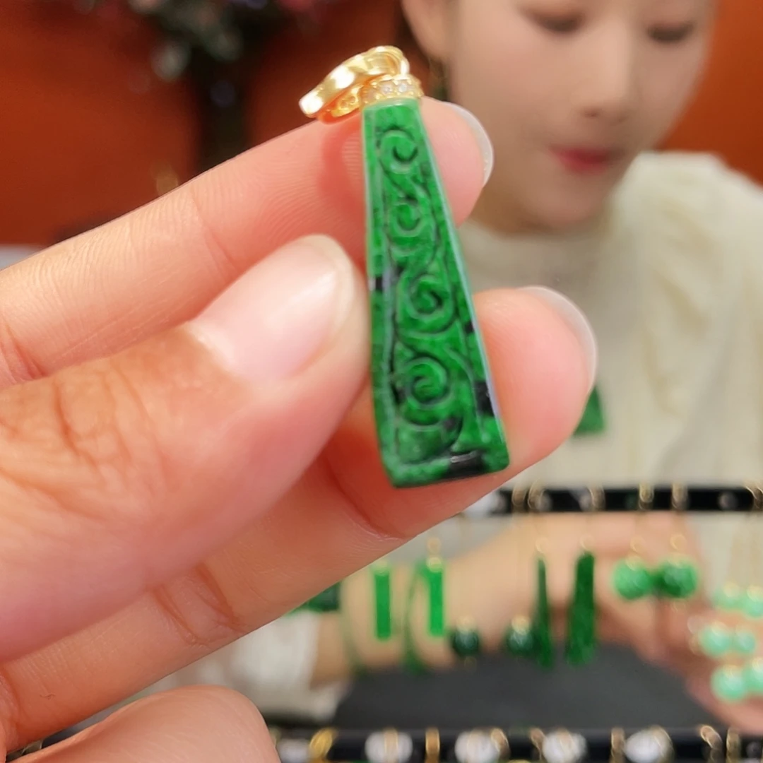 翡翠未镶嵌耳饰饰品