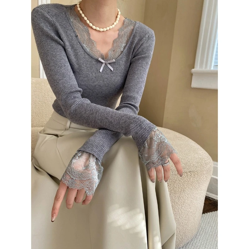 樱末早春新款氛围加分温柔风蕾丝拼接修身显瘦打底针织衫性感镂空