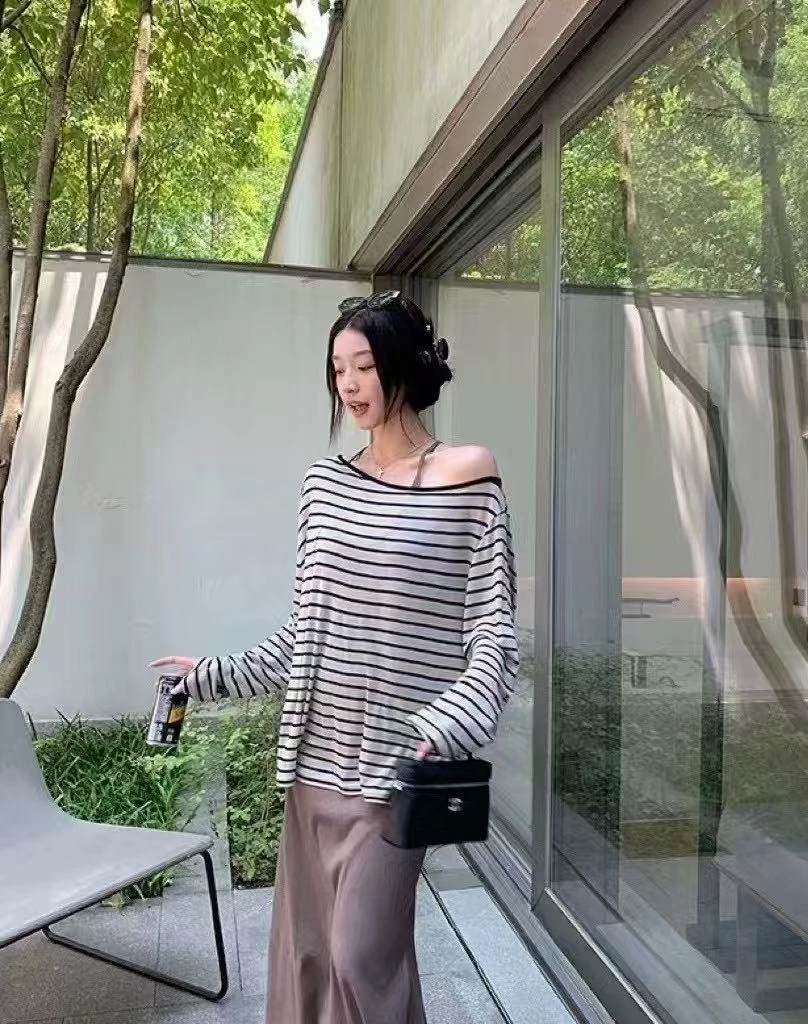 两件套咖色条纹防晒衫长袖宽松露肩+咖色挂脖连衣裙套装