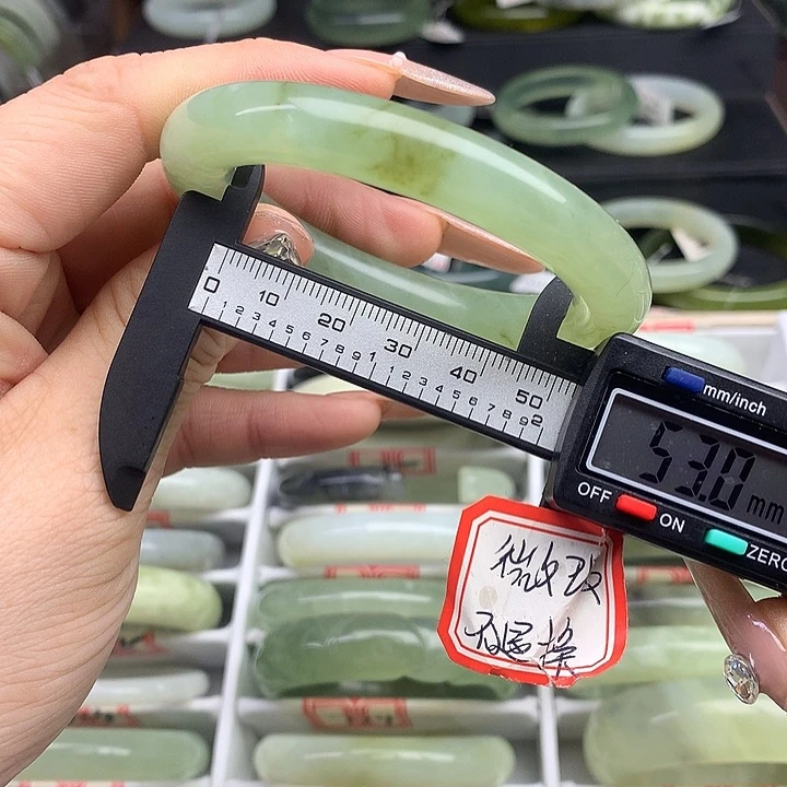 蛇纹石玉手镯未镶嵌792
