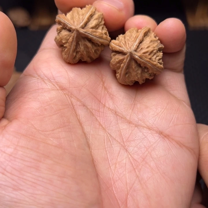 吊坠文玩核桃四棱