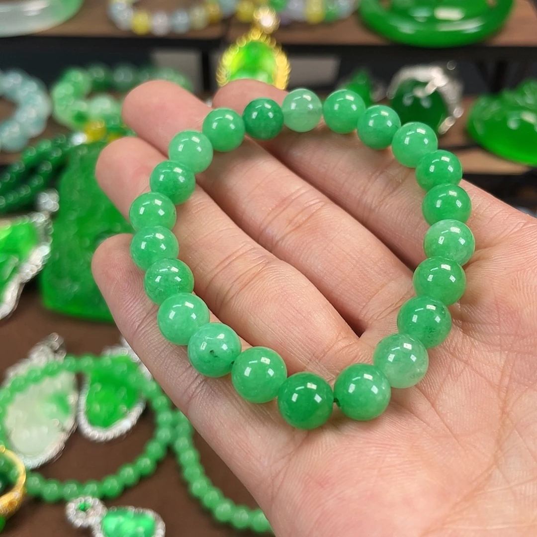 颈饰未镶嵌翡翠手串