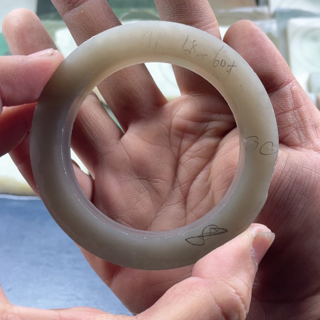 和田玉定制手镯未镶嵌桃*九