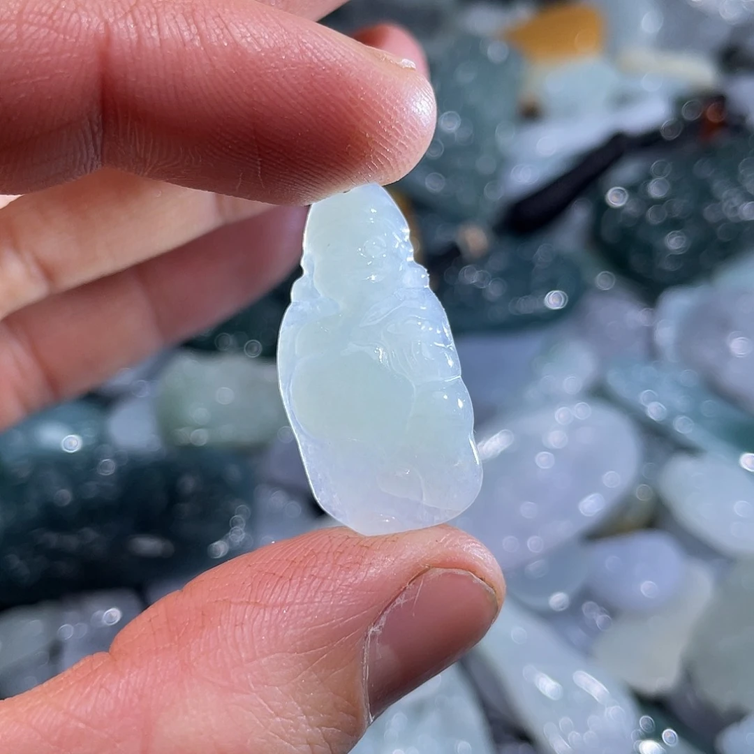 翡翠颈饰未镶嵌翡翠