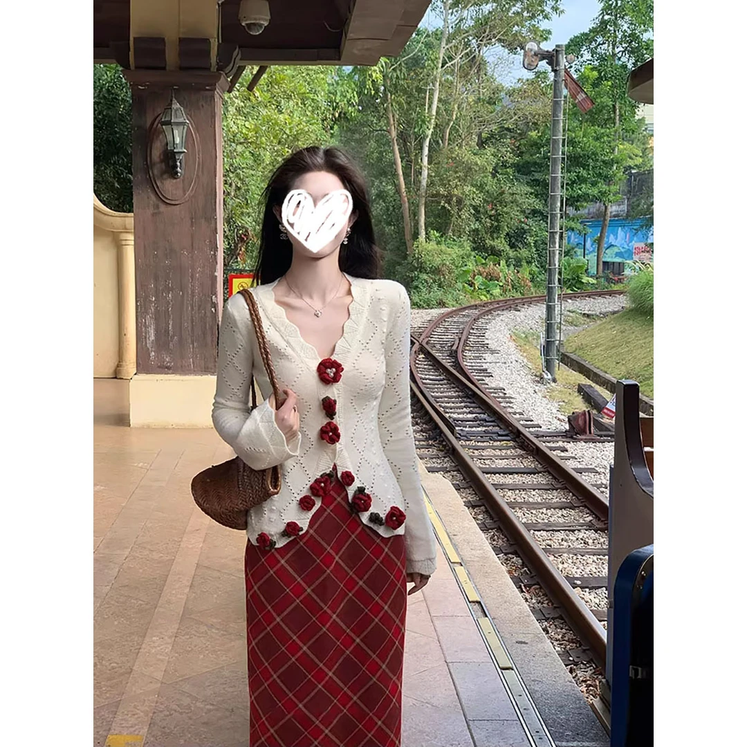 温柔风新年战袍红色立体花针织上衣女春秋季格纹流苏半身裙两件套