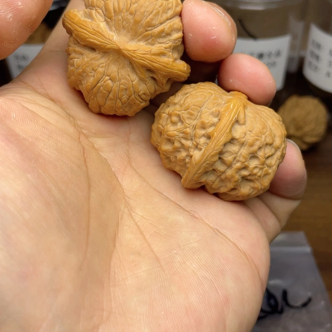 文玩核桃把件38血麒麟