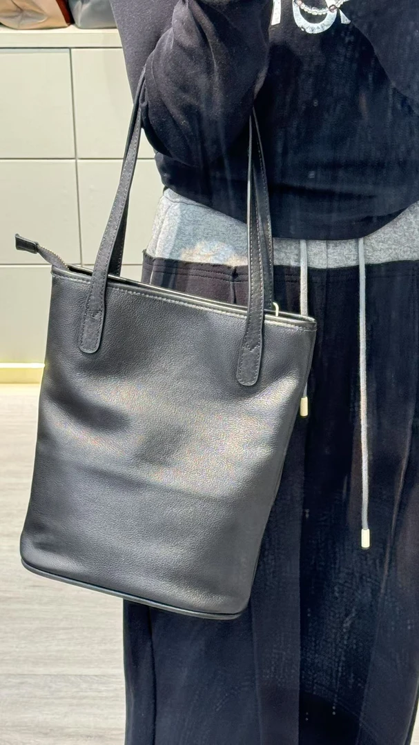 7505黑色新款时尚通勤真皮女包