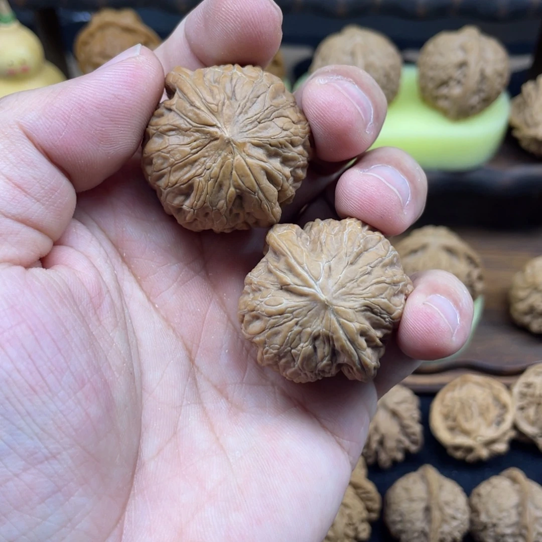 文玩核桃吊坠铁锤