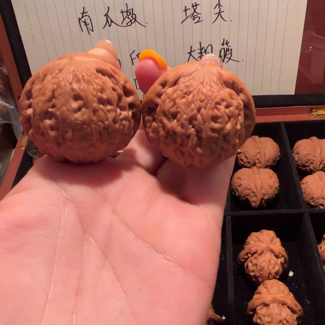 吊坠桃核铁锤妹妹