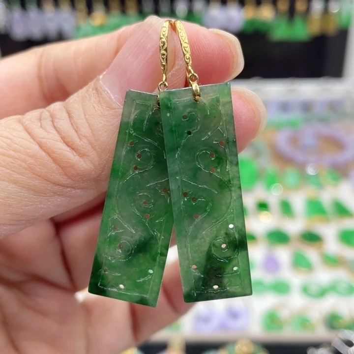 翡翠18K金镶嵌耳饰