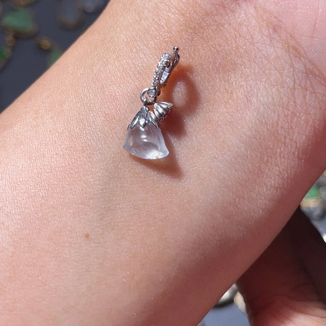 吊坠(不含链)18K金镶嵌翡翠