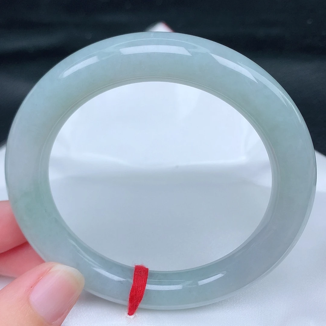 未镶嵌手镯（圆镯）翡翠天然