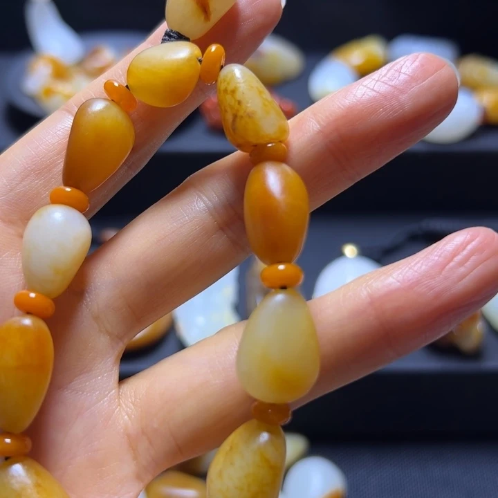 @***豆和田玉（白玉）未镶嵌车挂