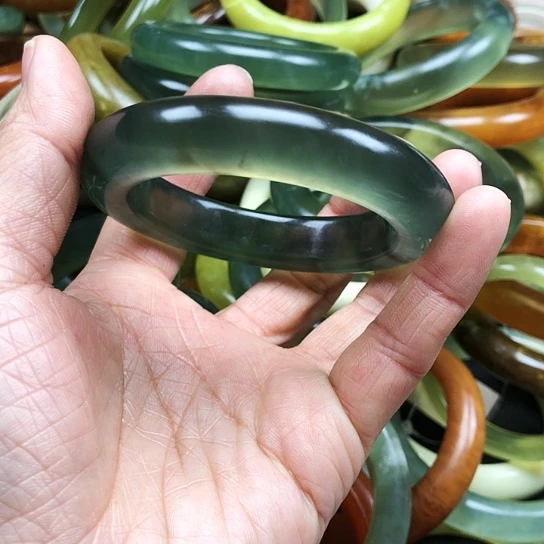 蛇纹石玉手镯未镶嵌萬****缘