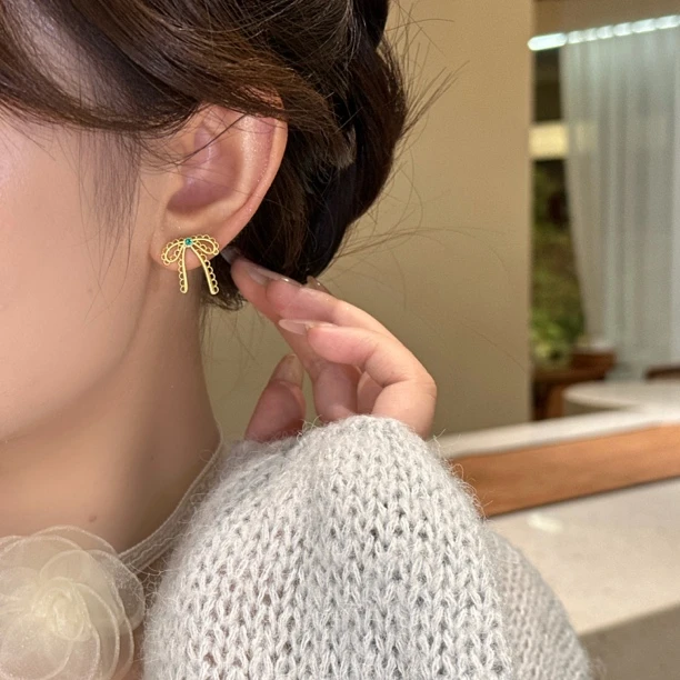 法式蝴蝶结耳钉精致镂空个性简约百搭气质耳饰A-187