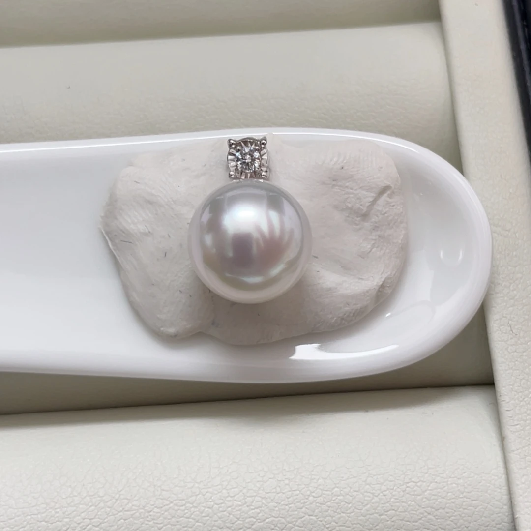 定制海水珍珠18K金镶嵌耳饰