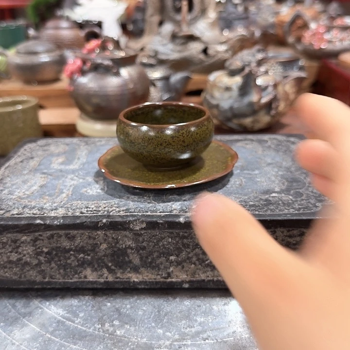 主人杯一个，瓷。。品茗瓷