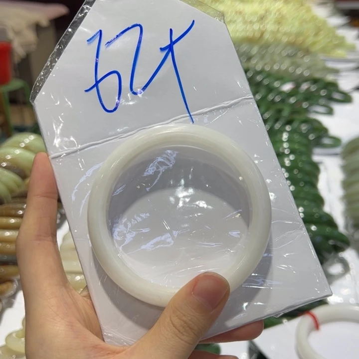 和田玉（糖玉）手镯未镶嵌