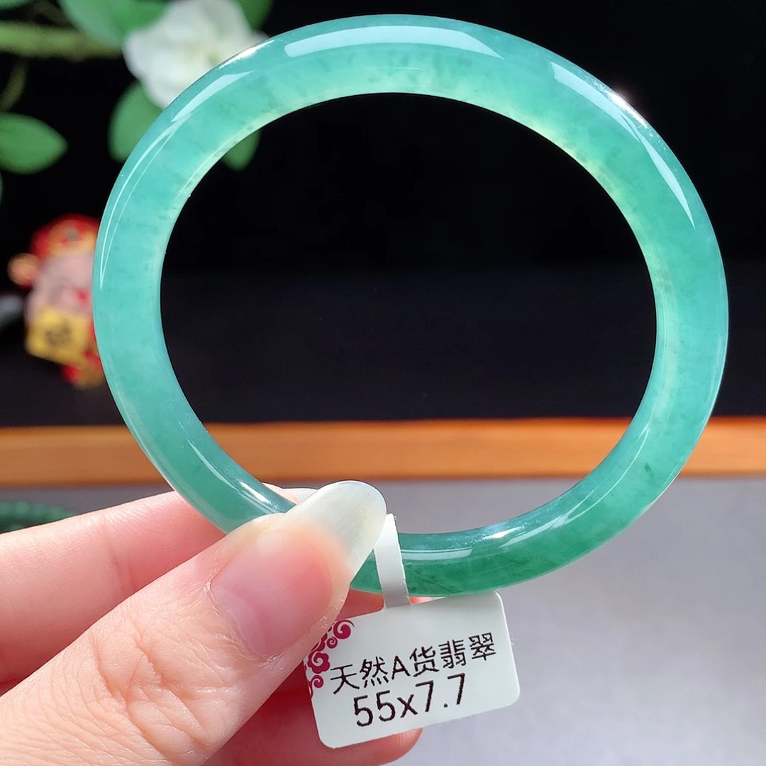 未镶嵌手镯（圆镯）翡翠