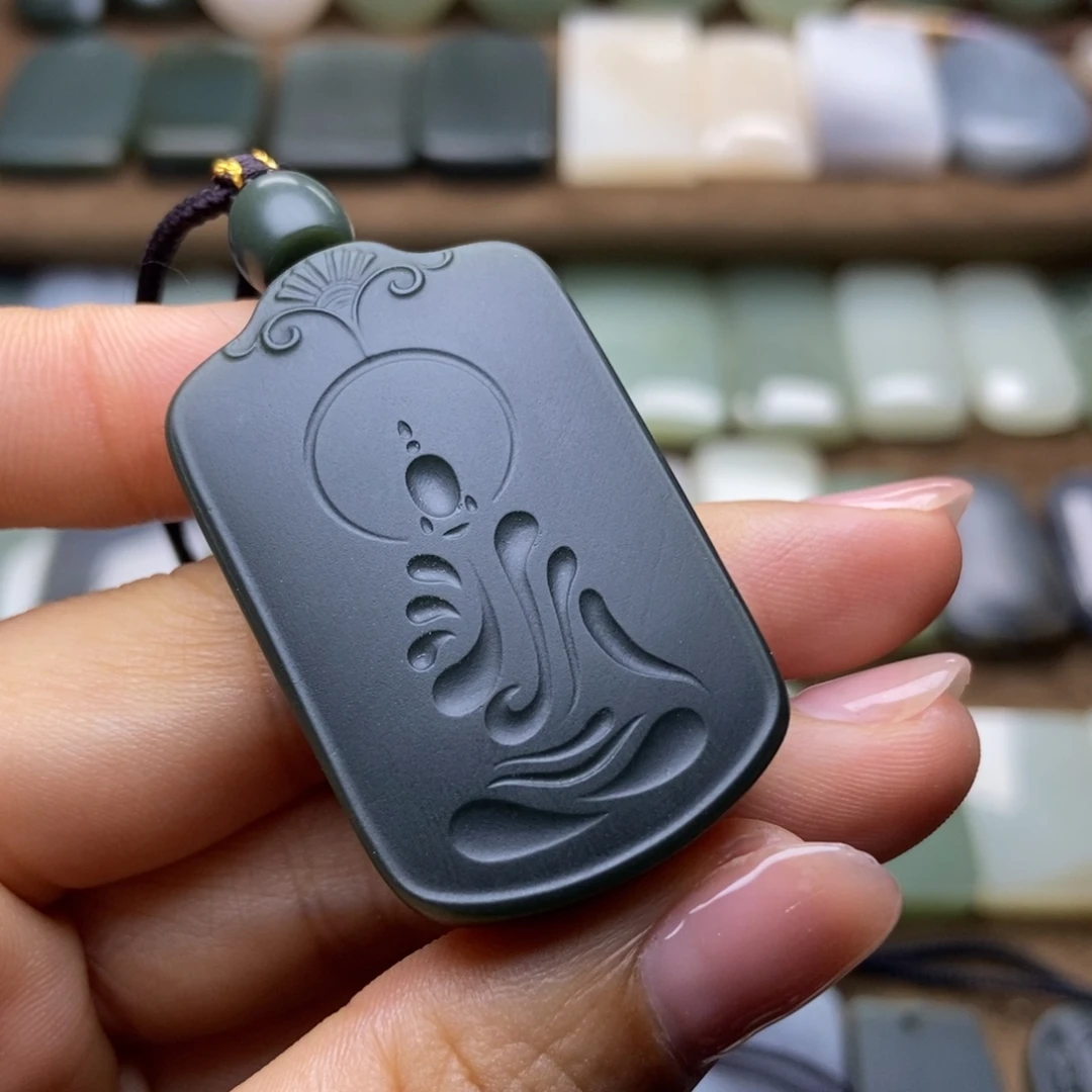 颈饰未镶嵌和田玉