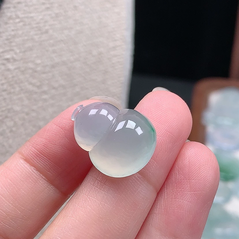 缅甸天然翡翠A货冰种飘阳绿胖葫芦吊坠饰品厚装18.4*14.5*7.9mm