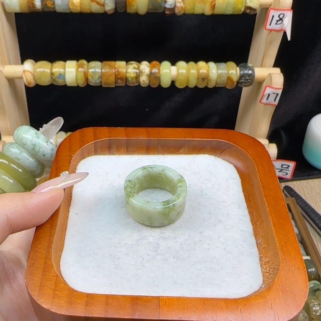 蛇纹石玉内径18.5合金β****?