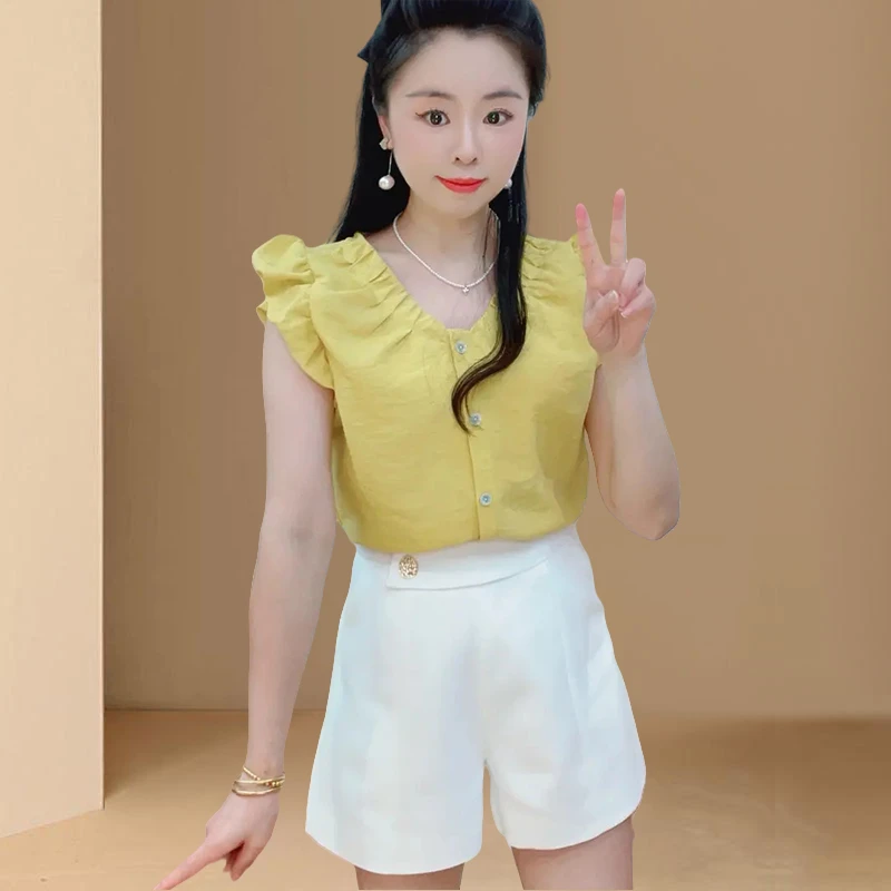 设计感v领小飞袖衬衫女2025年夏季新款时尚气质显瘦娃娃衫上衣潮