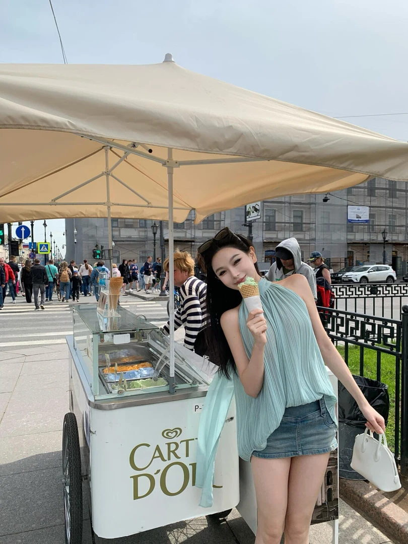 纯欲性感辣妹挂脖飘带设计感无袖背心上衣显瘦包臀半裙低腰牛仔裙