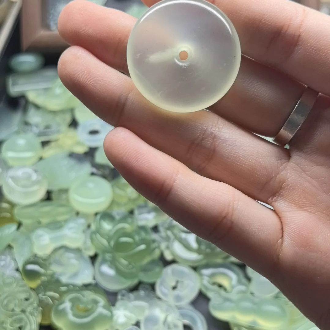 蛇纹石玉合金颈饰