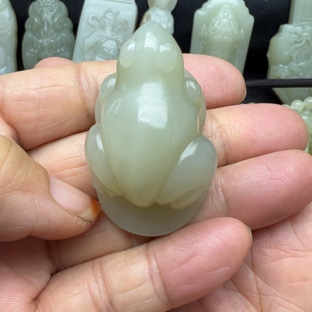 和田玉（糖玉）未镶嵌把件