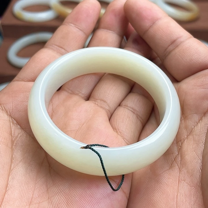 【闪购商品】未镶嵌手镯和田玉