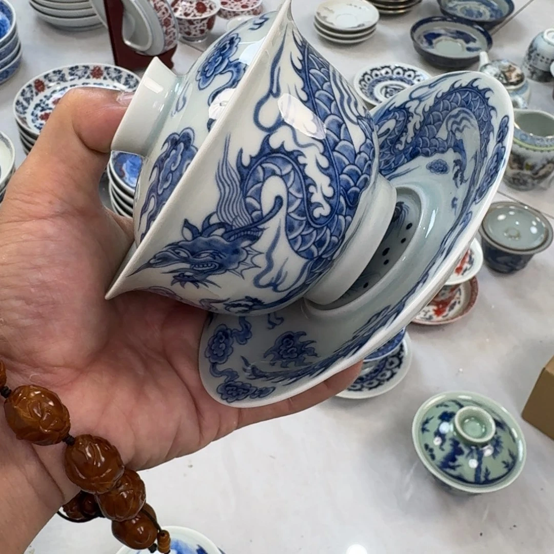 陶摆件青花铠甲龙三才盖碗