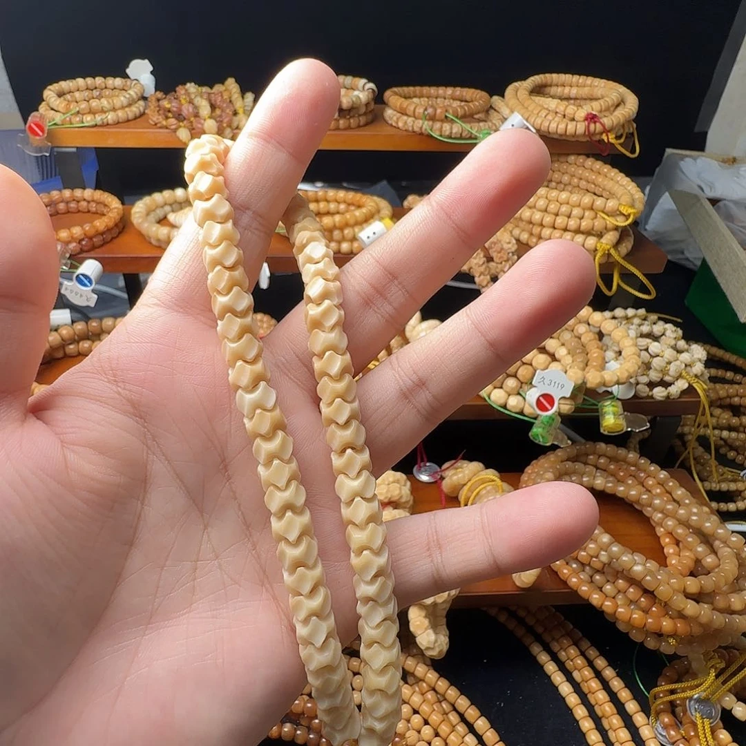 龙脊菩提吊坠龙骨。