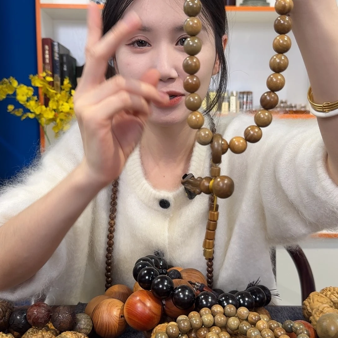 维腊木（绿檀）其他1.5绿檀手持36颗