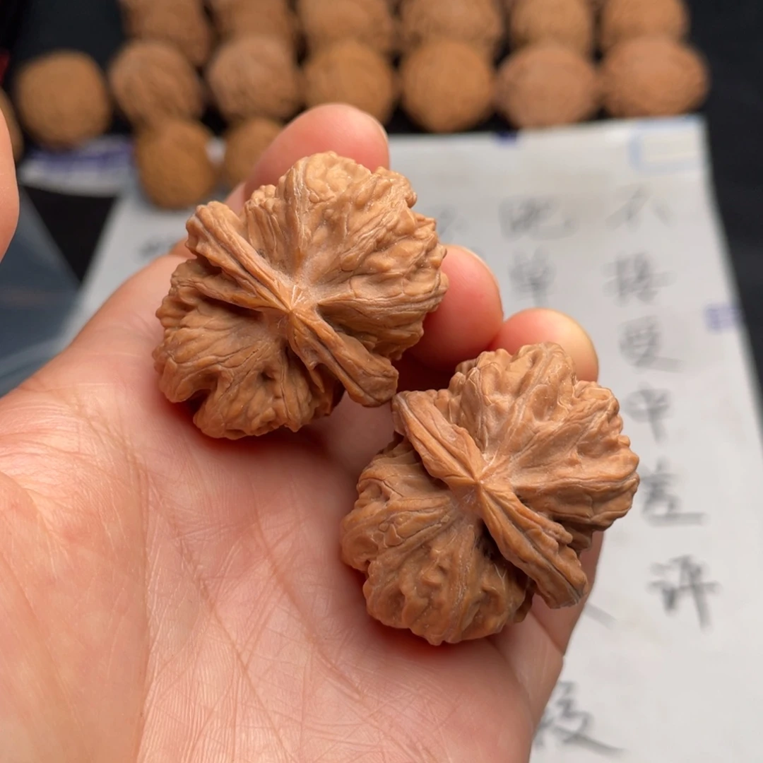 文玩核桃吊坠068。38平谷方块