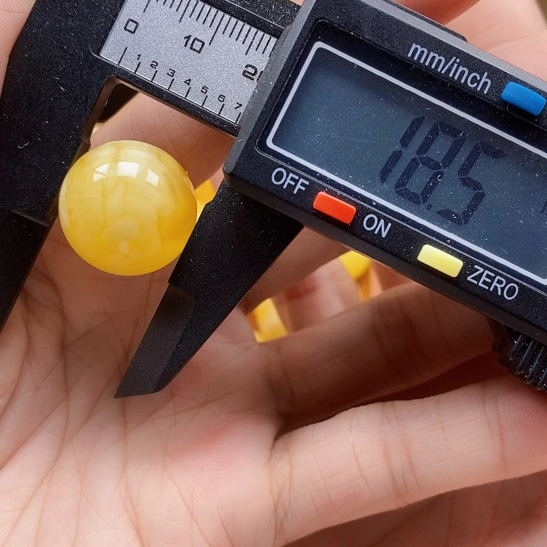 未镶嵌琥珀珠宝奇石