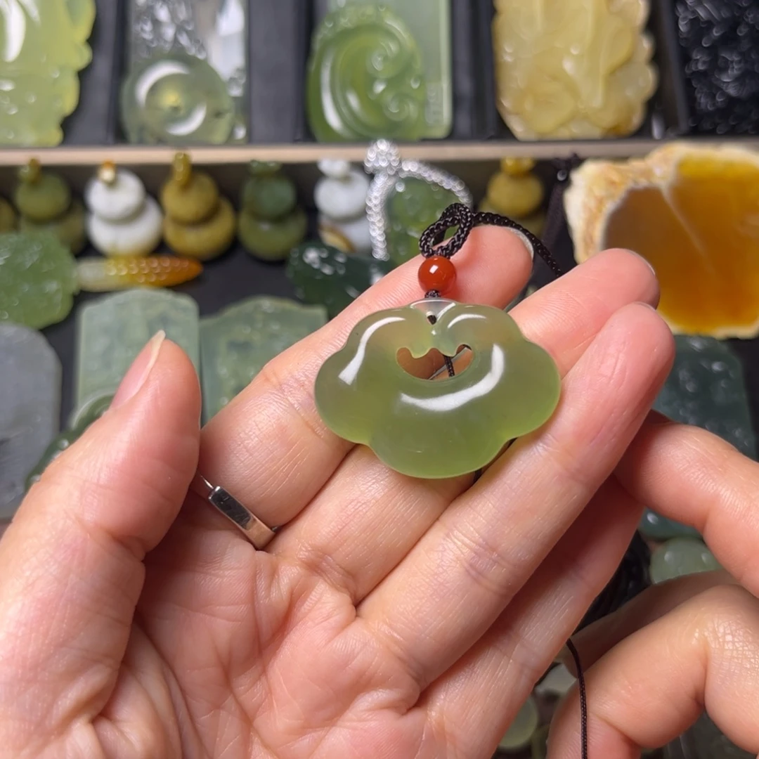 蛇纹石玉未镶嵌吊坠(不含链)