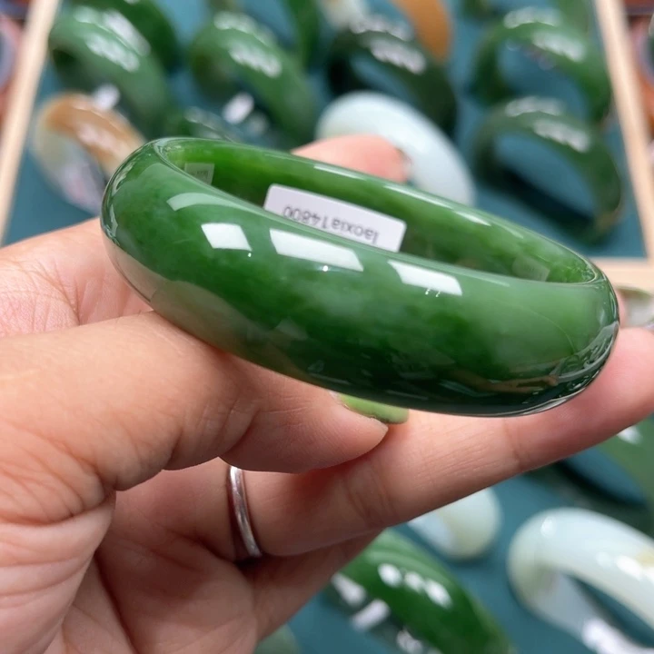 和田玉（碧玉）手镯未镶嵌