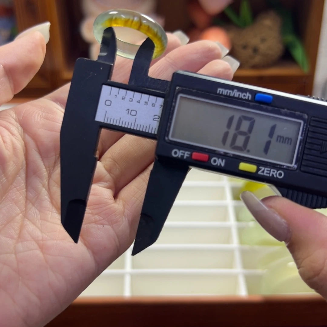 蛇纹石玉未镶嵌手镯73