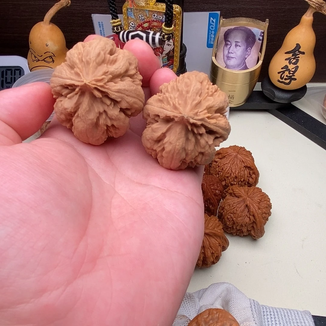 文玩核桃把件文玩核桃霸王龙一对闪电购核桃核桃核桃核桃核桃核桃