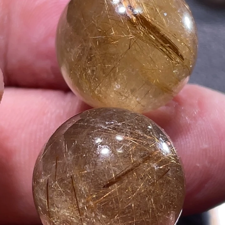 陈***迎颈饰未镶嵌发晶钛