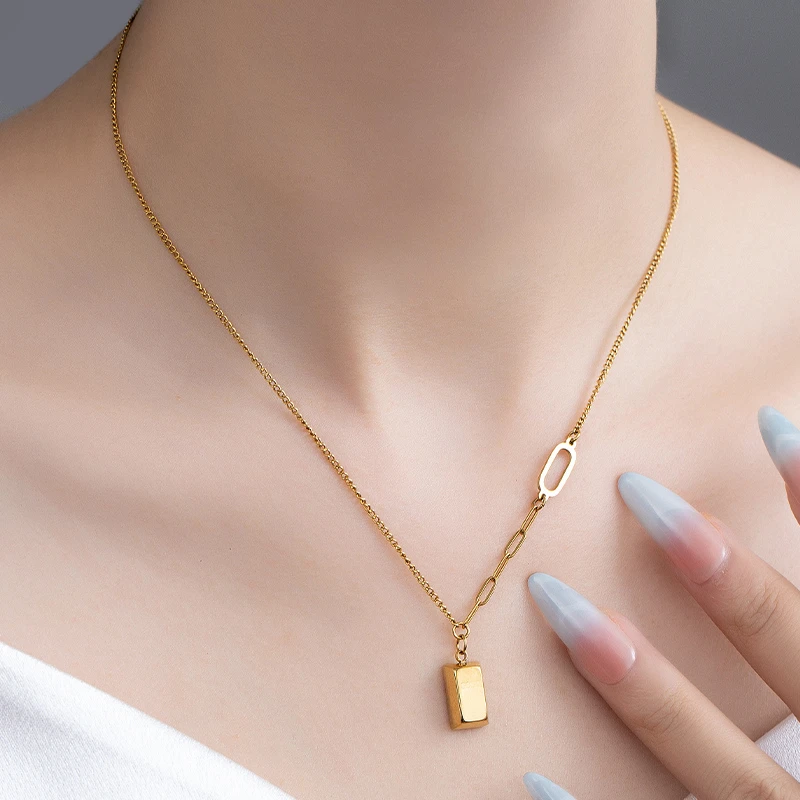 金美澳 钛钢项链 方块2025新款潮小众高级感锁骨链吊坠饰品毛衣链