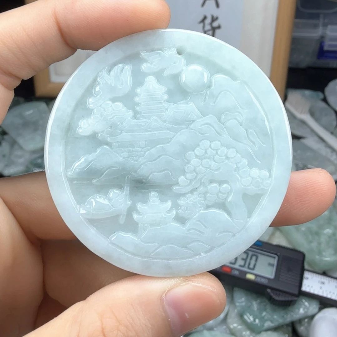 翡翠挂件未镶嵌翡翠