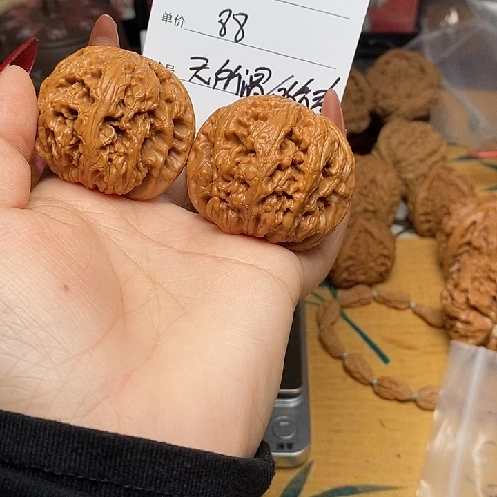 无***春文玩核桃吊坠大粗筋