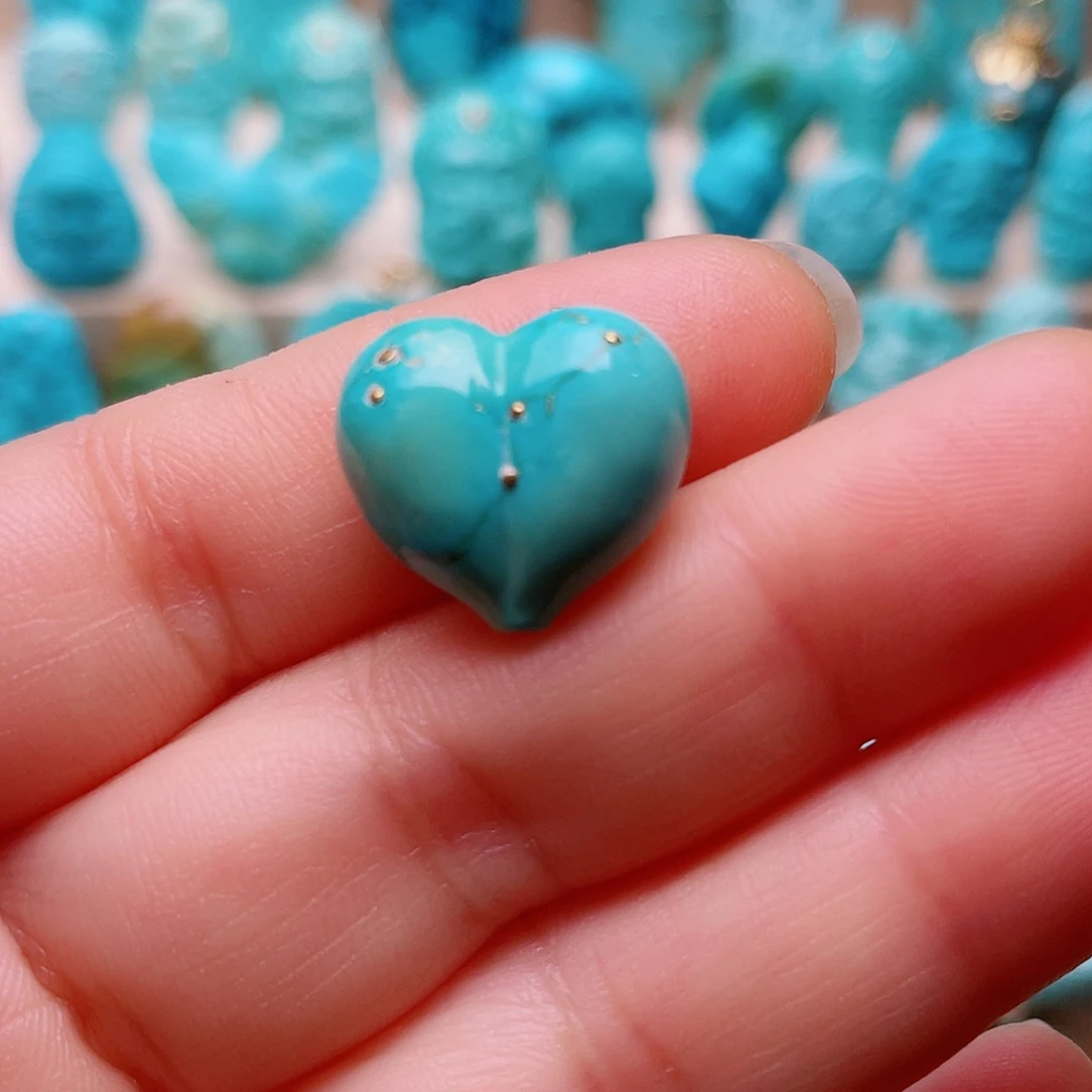 绿松石未镶嵌颈饰