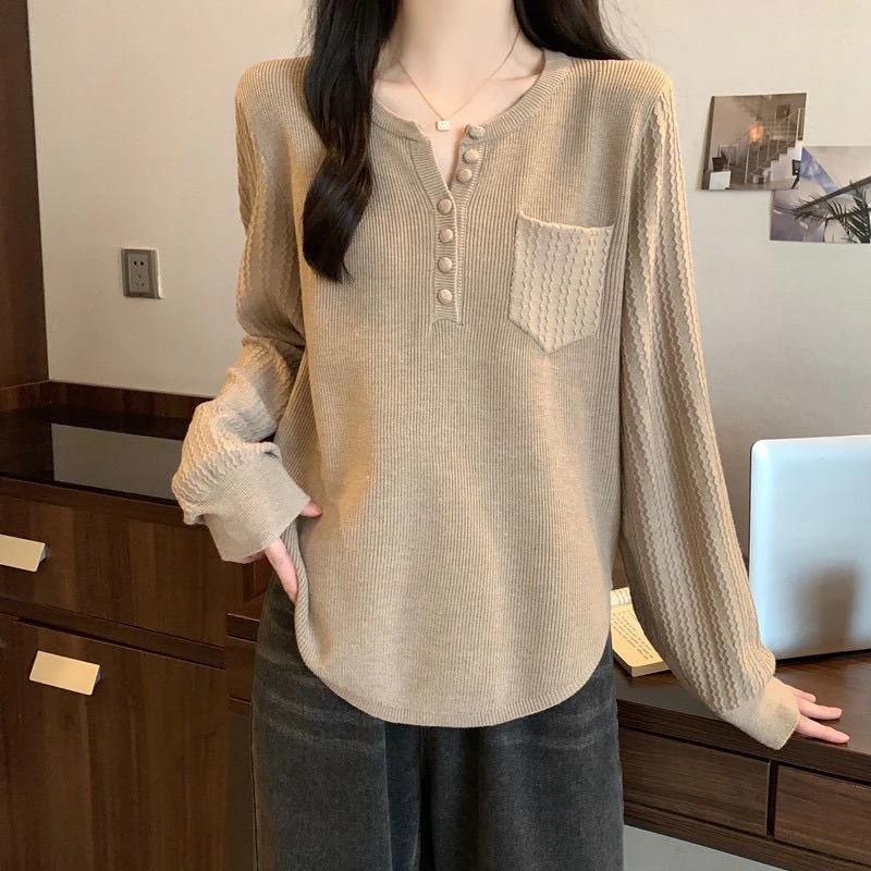 大码女装秋冬季不规则V领正肩针织打底衫女胖mm显瘦遮肚内搭上衣