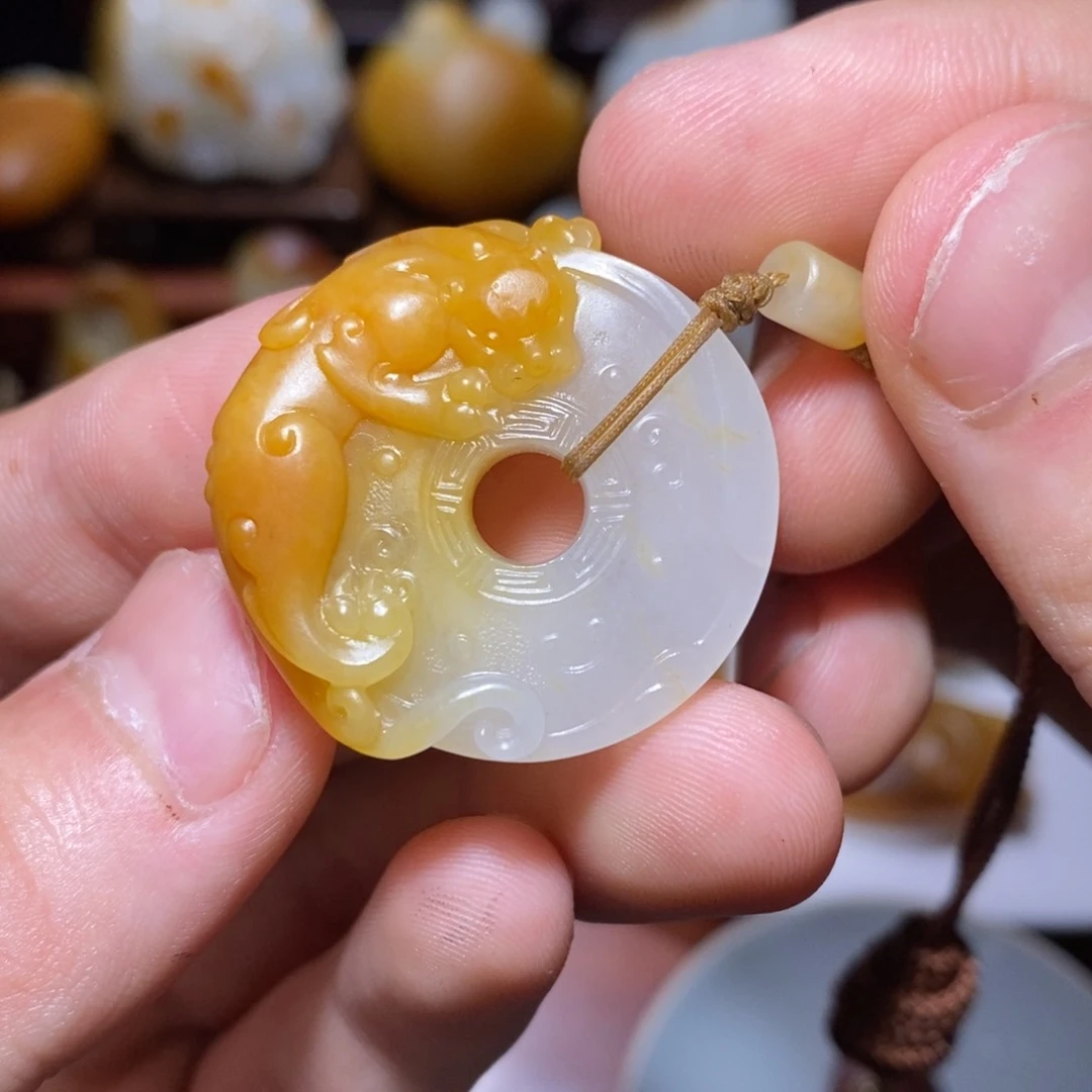 和田玉（子料）未镶嵌颈饰七**藏