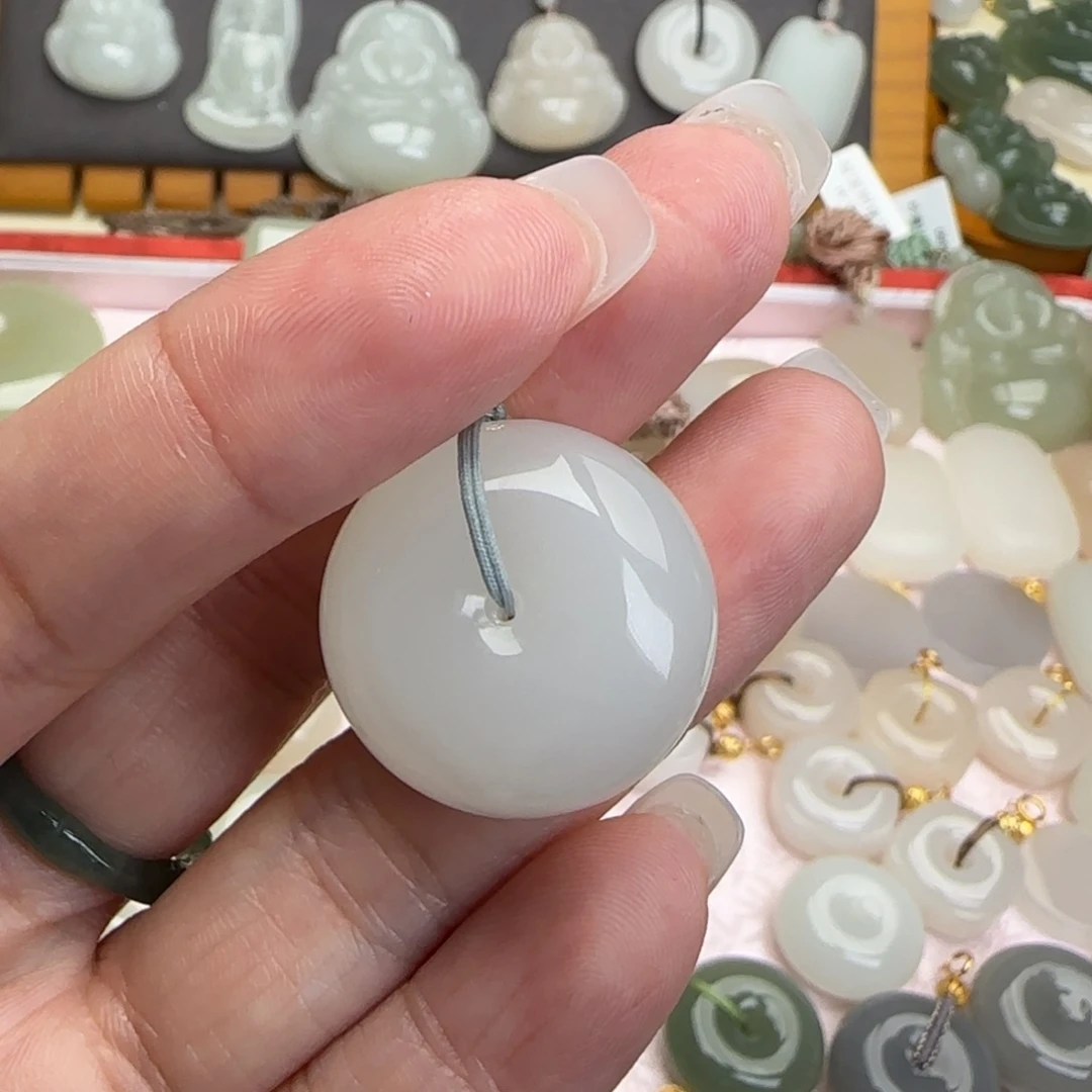 隐****和田玉未镶嵌颈饰