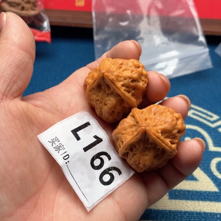 文玩核桃把件三菱